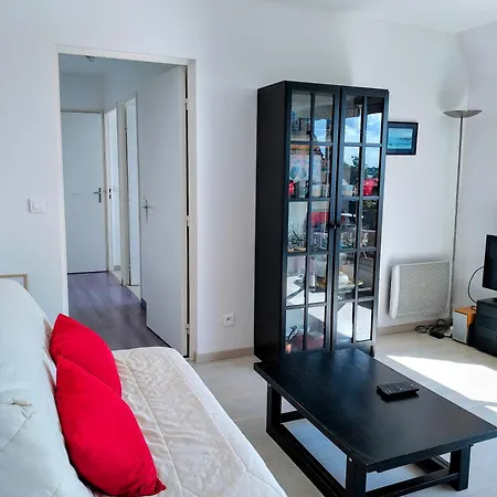 Joli Familial, 2 Chambres, Calme Et Soleil *